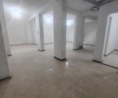 مستودع للبيع أو للآجار