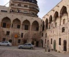 للبيع محلين حجر أثري