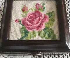 صناديق خشبية فخمة صغيرة